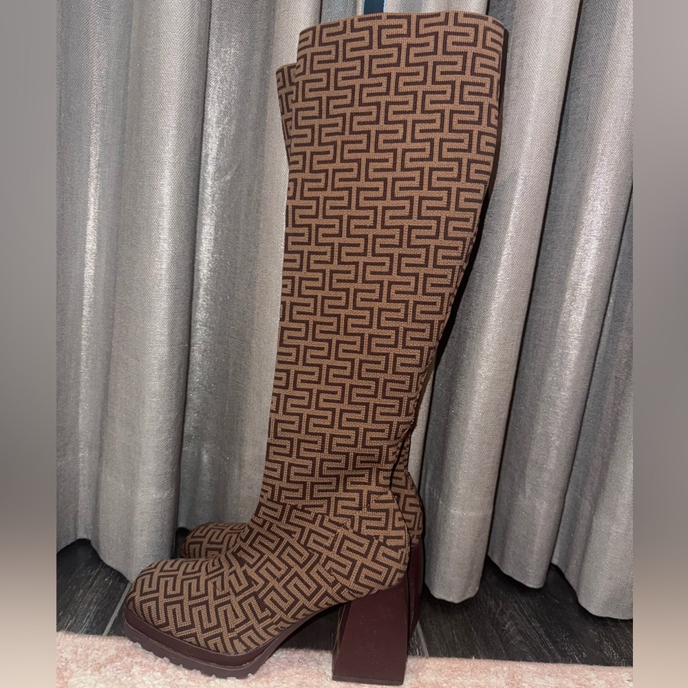 Geometric Pattern Brown Boots
